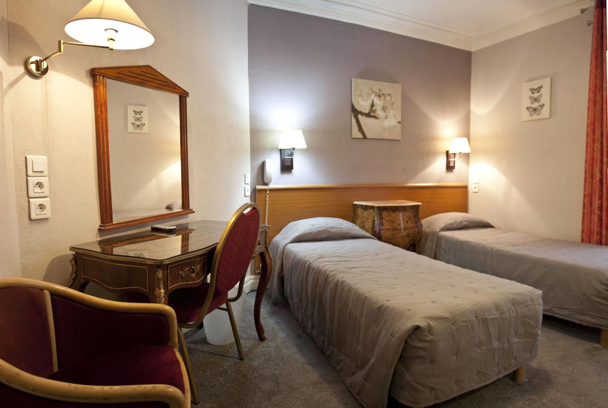 Hotel Hippodrome Paris Exterior foto